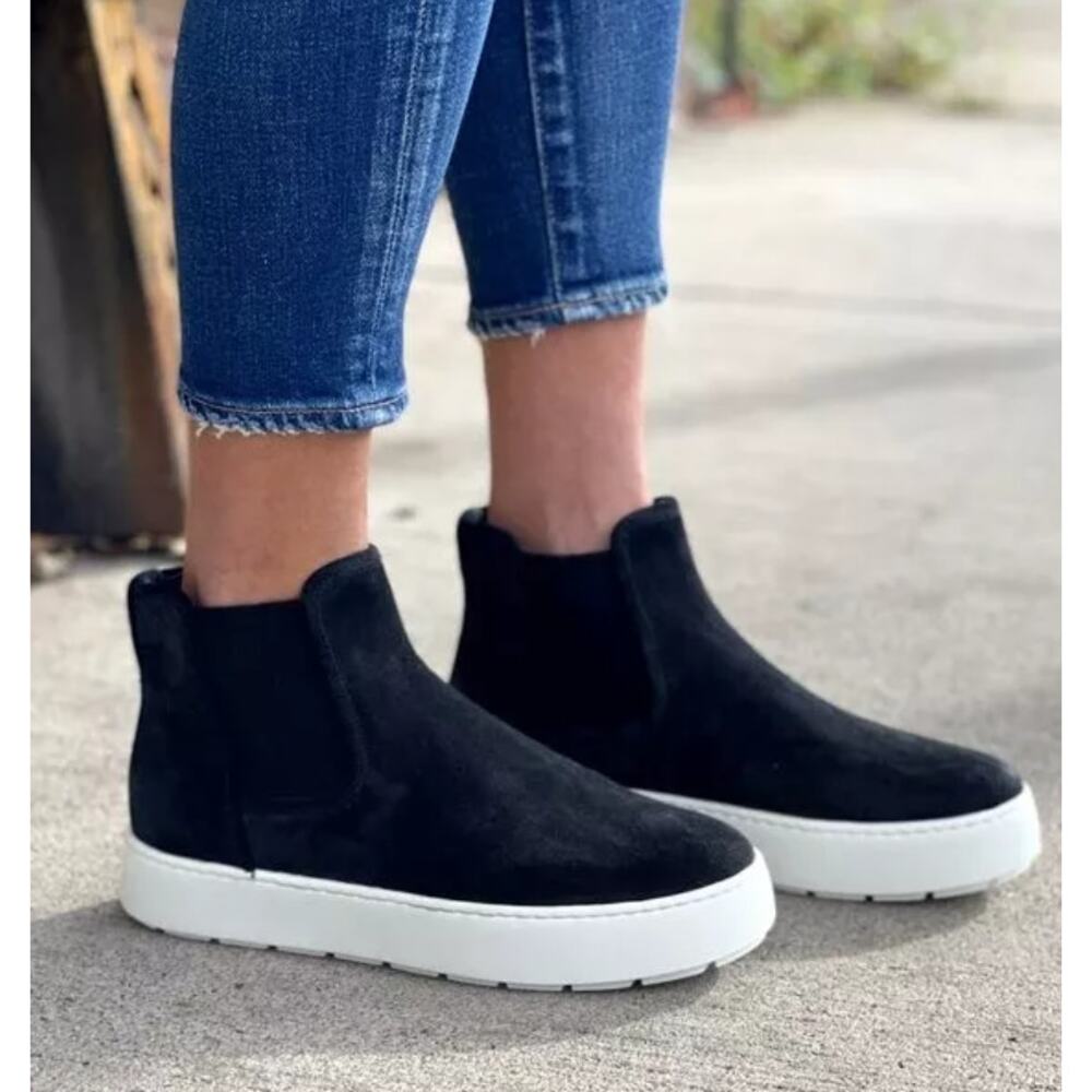 Vince Warren Suede Platform Sneaker Boots Water Repellent Slip On Black Size 6.5